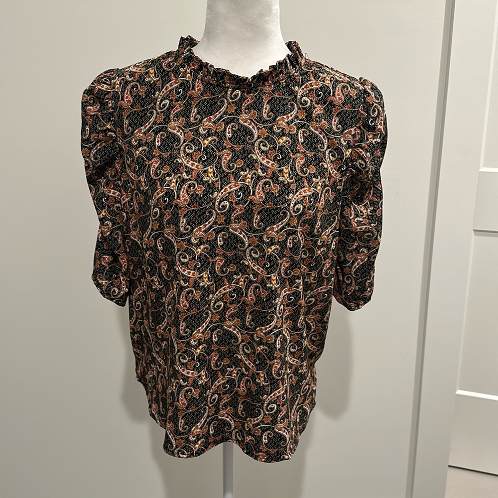 NWT THML Puff Sleeve Paisley Top Sz L